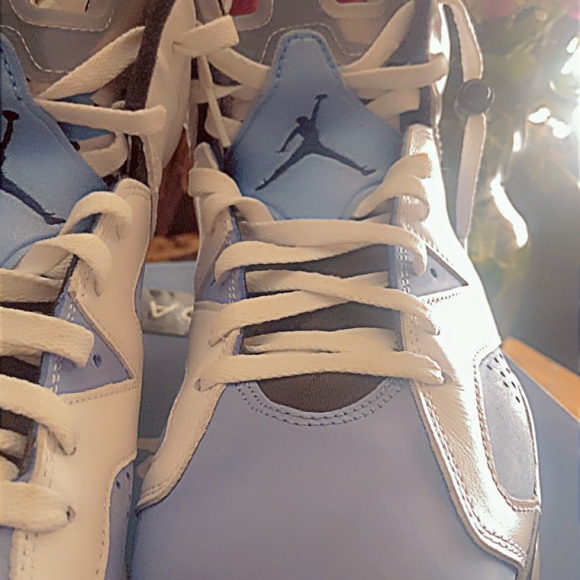 Men Air Jordan 6 Retro”UNC Home”
Size 10 - Picture 7 of 13
